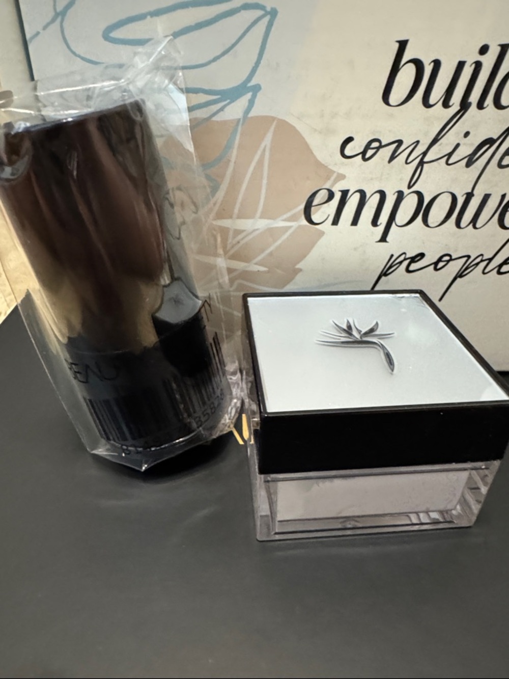 Beauty Society Haze and retractable brush